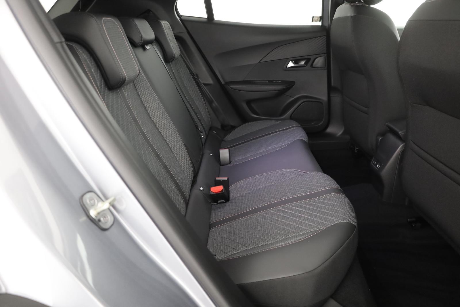 Peugeot 2008 1.2 PureTech LED ACC Kamera, миниатюра 25