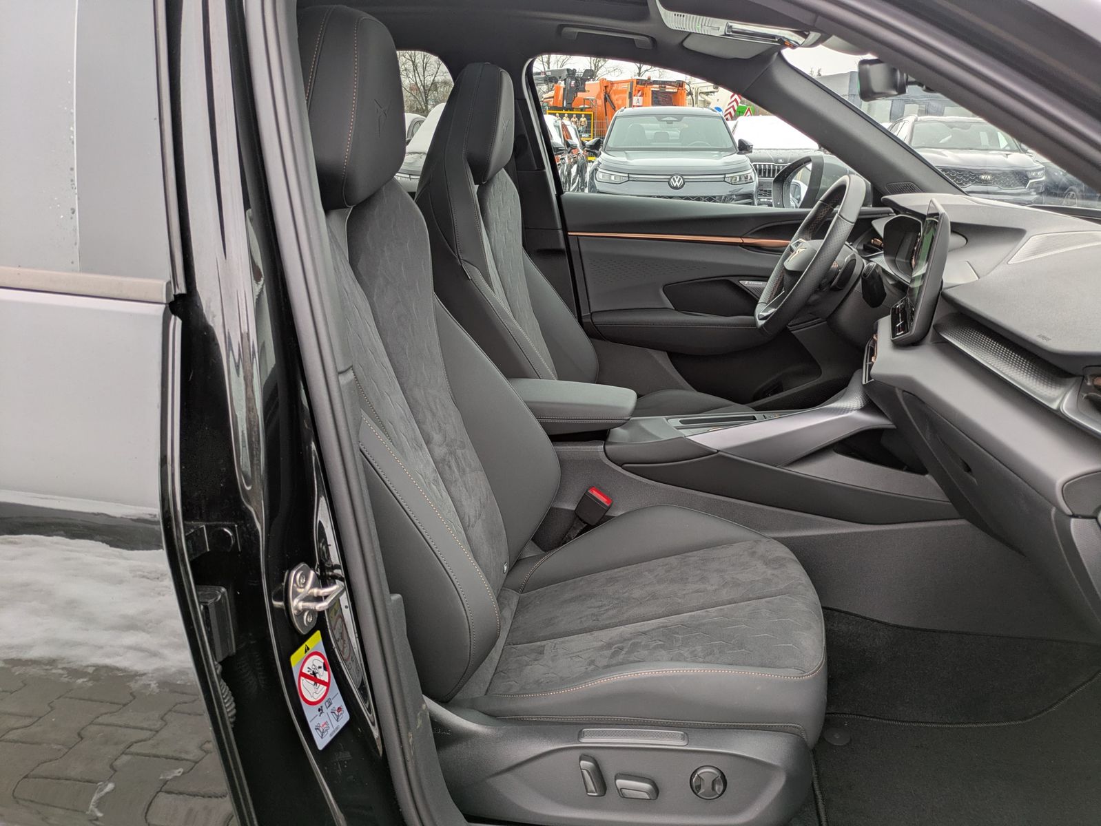 Fahrzeugabbildung CUPRA Terramar 2.0 TSI 4D VZ HUD*MATRIX*PANO*DCC*20"