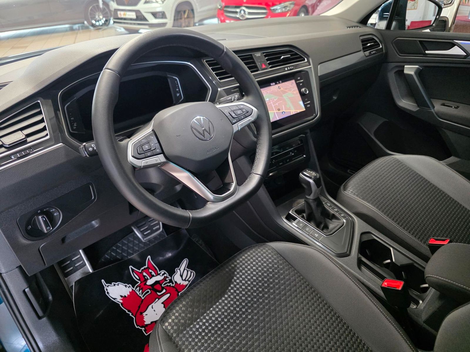 Fahrzeugabbildung Volkswagen Tiguan 1.5 DSG /Virtual/LED/Navi/Spur/FsHz/Ahk