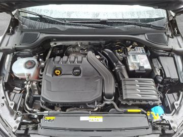 Volkswagen Golf R-Line 1.5 TSI °LED°ACC°Navi°SHZ°PDC°