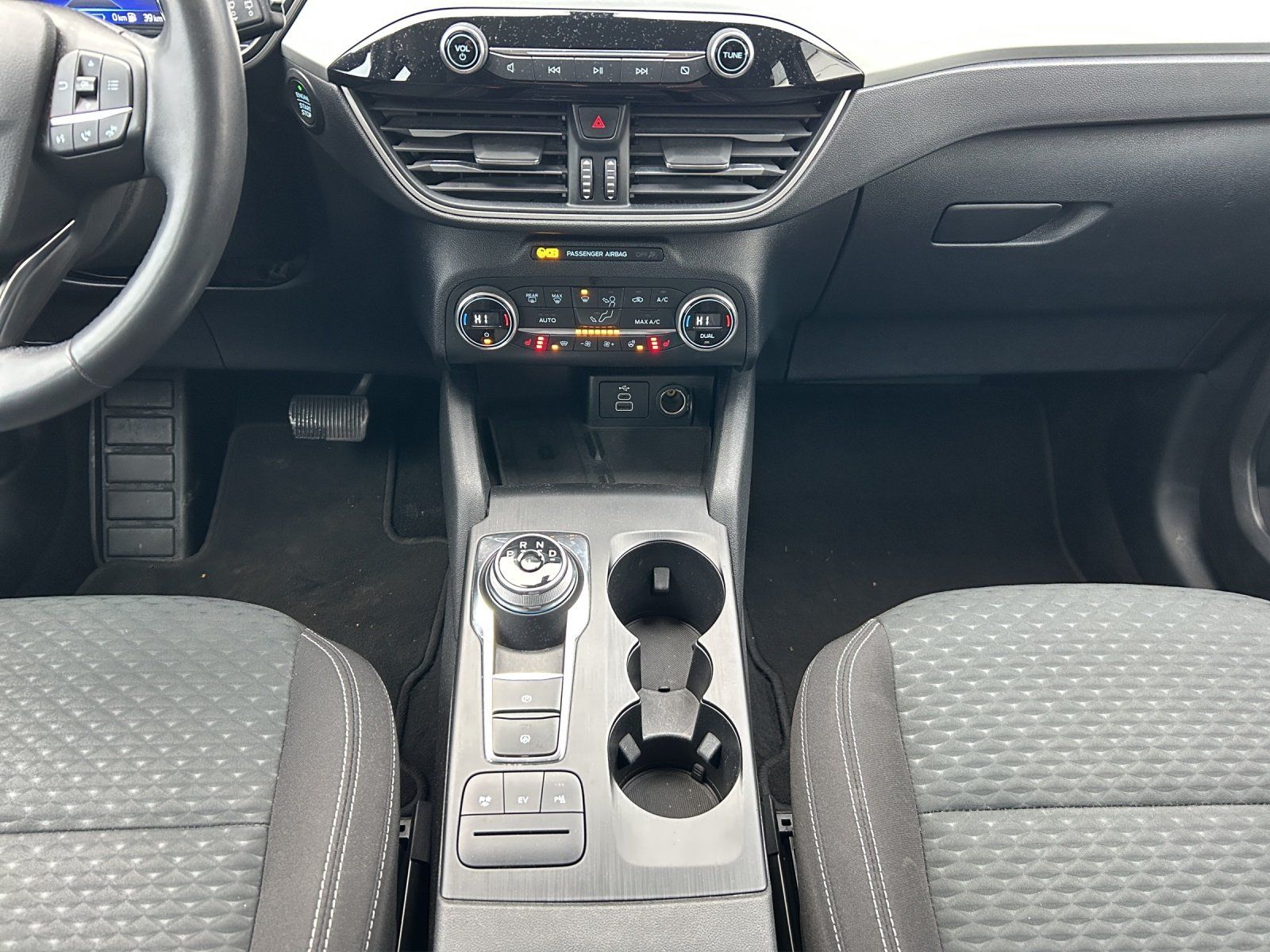 Fahrzeugabbildung Ford Kuga 2.5 PHEV Cool & Connect Aut./PDC/SHZ/NAVI/