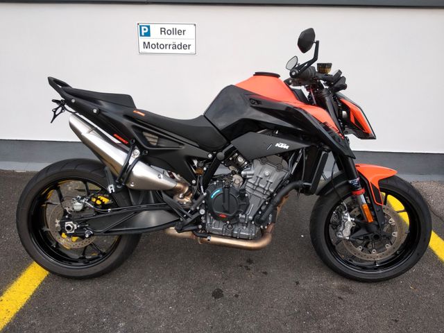 KTM 890 Duke *viel Zubehör* neuwertig