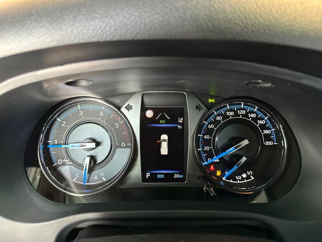 Toyota Hilux Double Cab Invincible 4×4 *SOFORT*