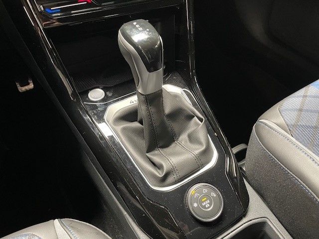 Fahrzeugabbildung Volkswagen T-Roc R 2.0 TSI 4Motion AHK Panodach Navi LED Bl