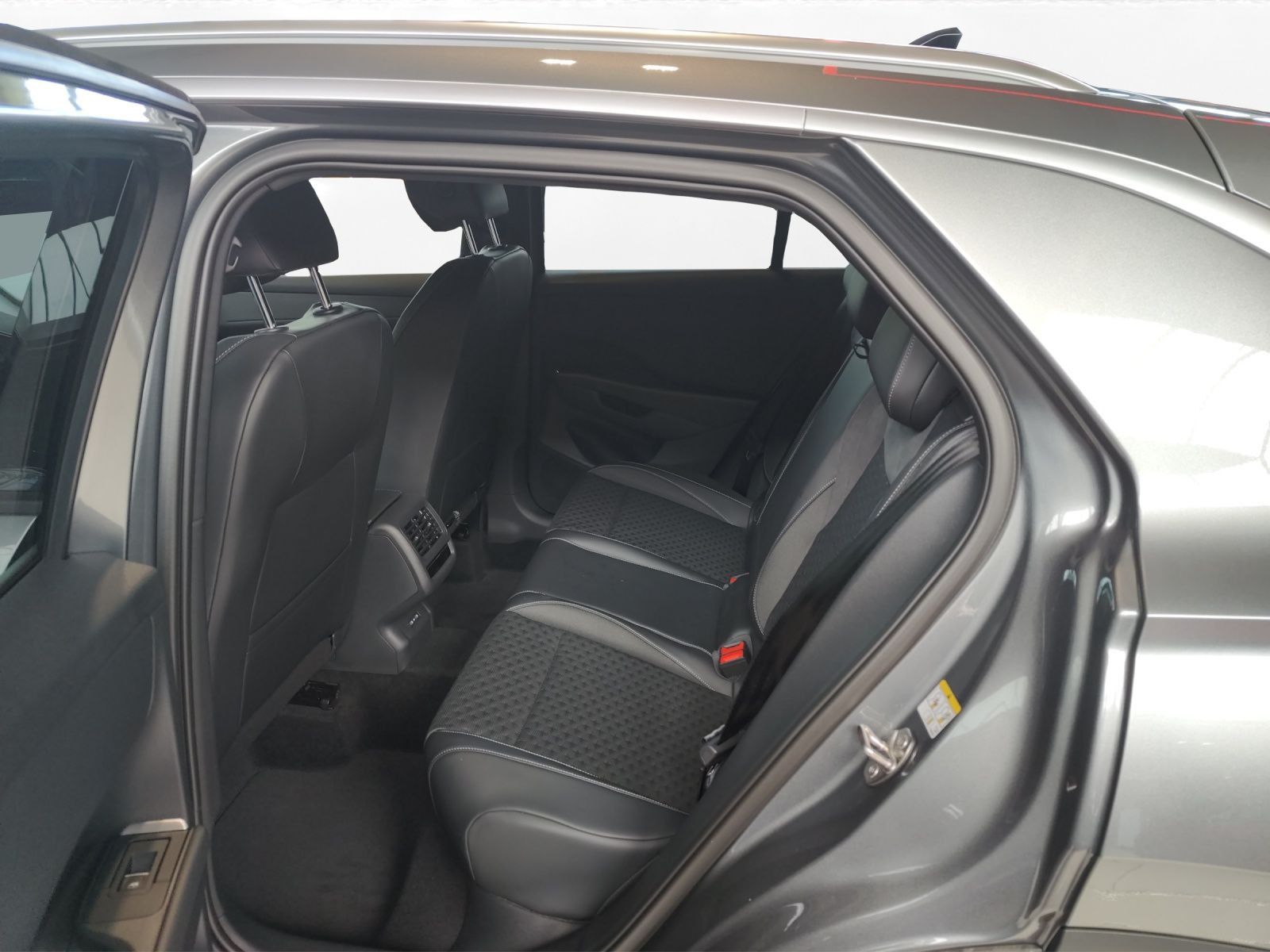 Volkswagen T-Roc - Bild 5
