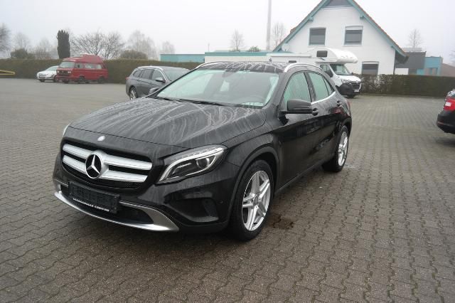 Mercedes-Benz GLA 200 d Urban AHK Panoramadach TOP gepflegt