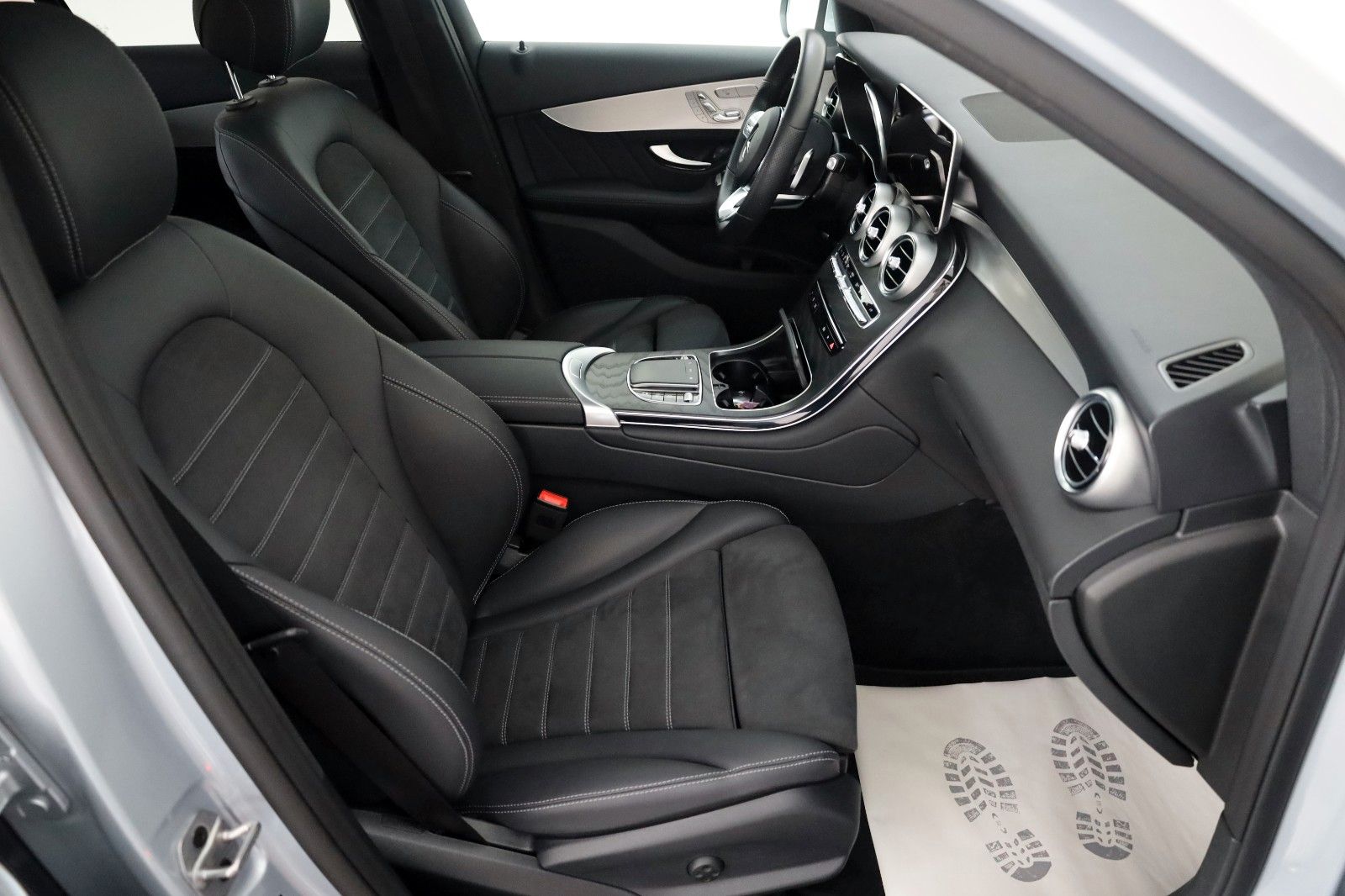 Fahrzeugabbildung Mercedes-Benz GLC 300 e 4M,AMG-line, Navi,LED,360Kam,Pano,AHK