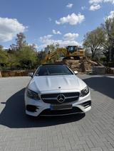Mercedes-Benz E 220 d Autom. - AMG/HUD/PANO/COMMAND - Mercedes-Benz E 220 mit Diesel-Antrieb: Sportwagen, Automatik