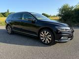 Volkswagen Passat Variant 1.8 TSI DSG Highline Variant R - Volkswagen Passat aus 2017