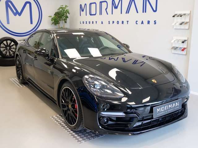 Porsche Panamera GTS auto