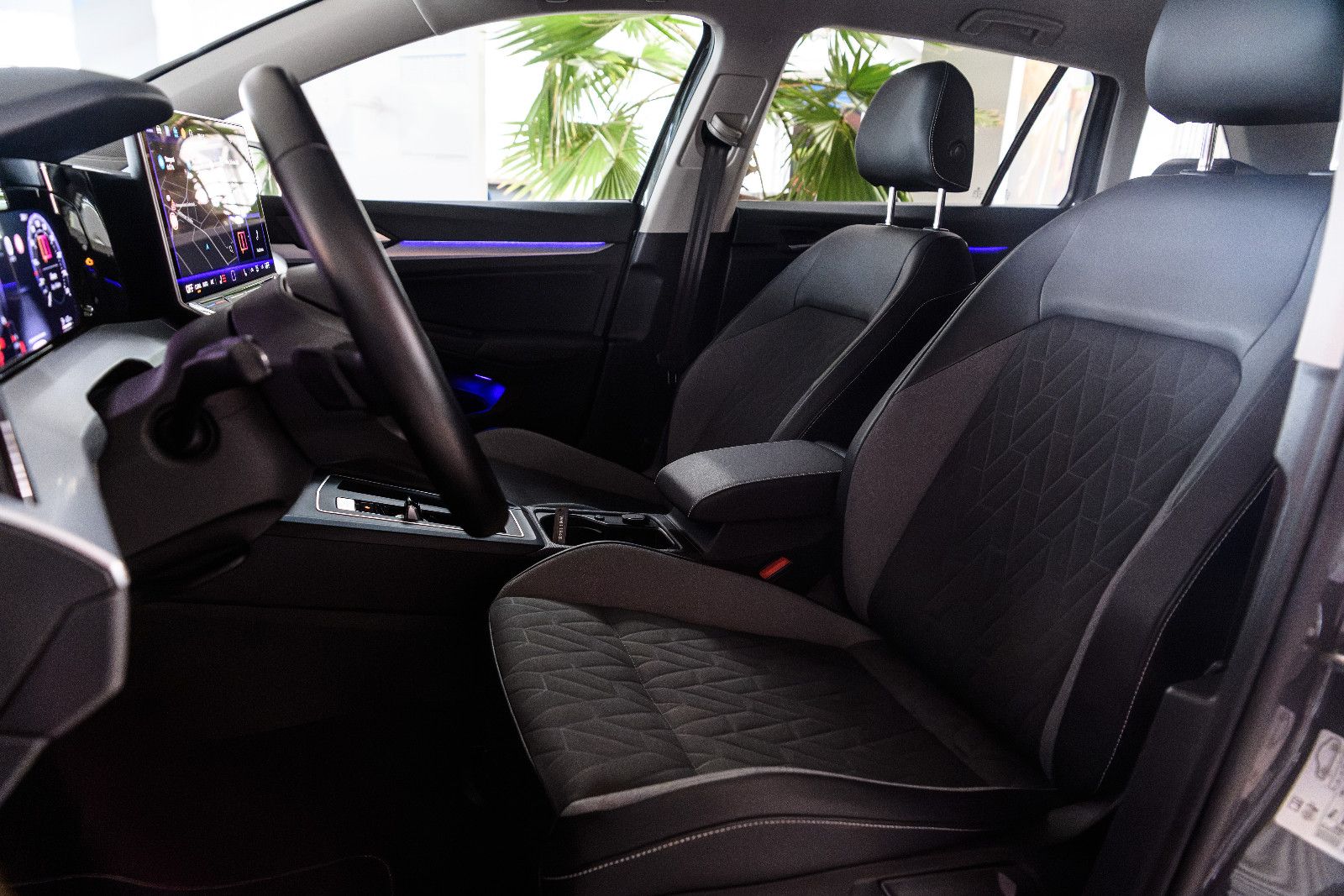 Fahrzeugabbildung Volkswagen Golf VIII Variant Goal 2.0TDI IQ-LED+AHK+360°KAM