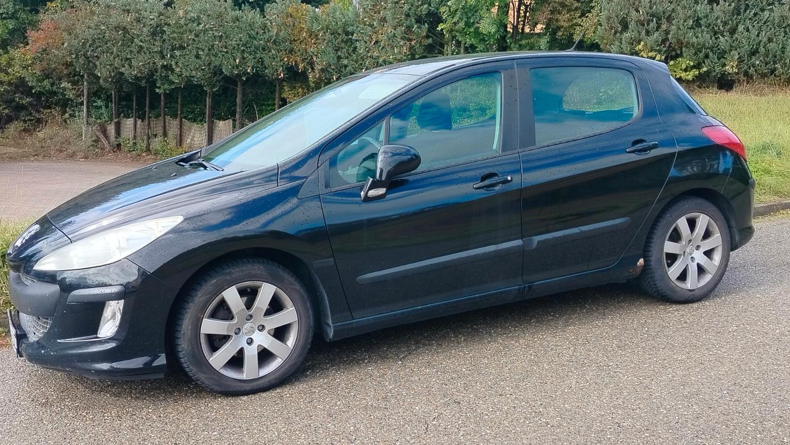 Peugeot 308 2010 — двигун 1.560 cm³, 111 HP (82kW)