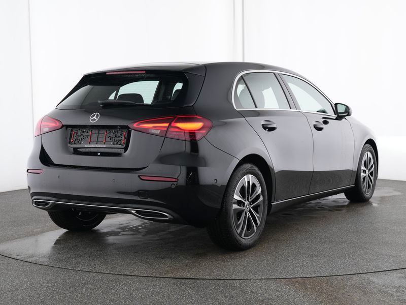 Mercedes-Benz A 180 PANO KAMERA NAVI LED foto 2