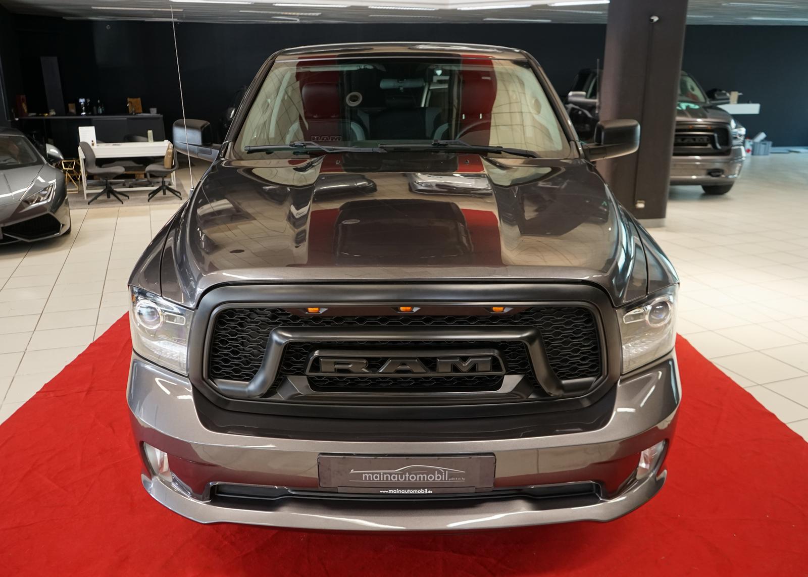 Dodge RAM 1500 5.7 HEMI V8 Vollleder Trittbretter 