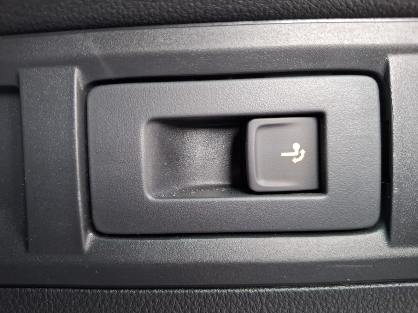 Fahrzeugabbildung SKODA Octavia 1.5 DSG Sportline PANO*MATRIX*AHK*5J.GAR