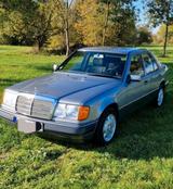 Mercedes-Benz Mercedes E-Klasse W124 E200 Oldtimer mit H... - Mercedes-Benz E 200: W124