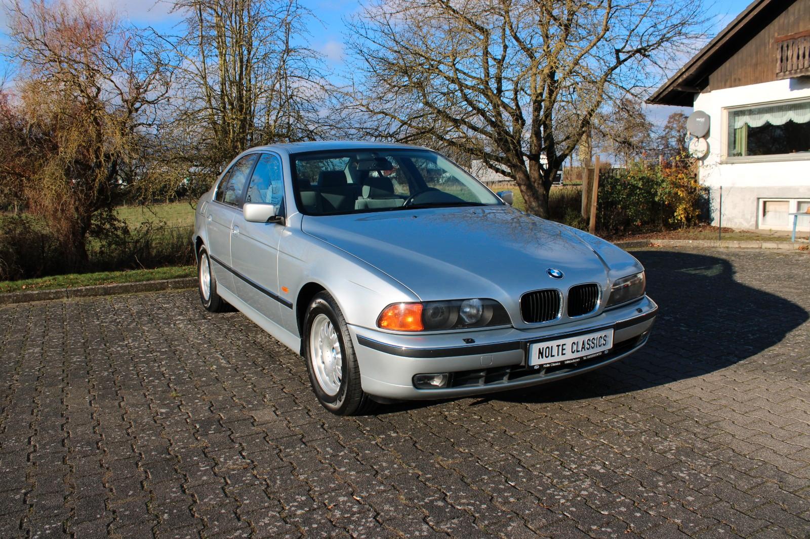 BMW E39 520i 1. Hand* erst 128tkm* Xenon* SHZ* Temp*