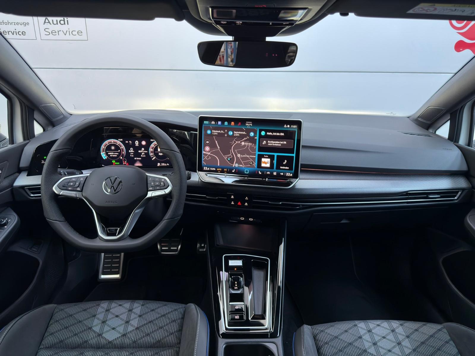 Volkswagen Golf VIII Variant 1.5 R-Line#Matrix#AHK#Navi#ACC