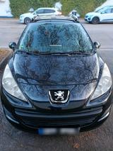 Peugeot 207 SW. Panorama - Peugeot 207 aus 2010: SW
