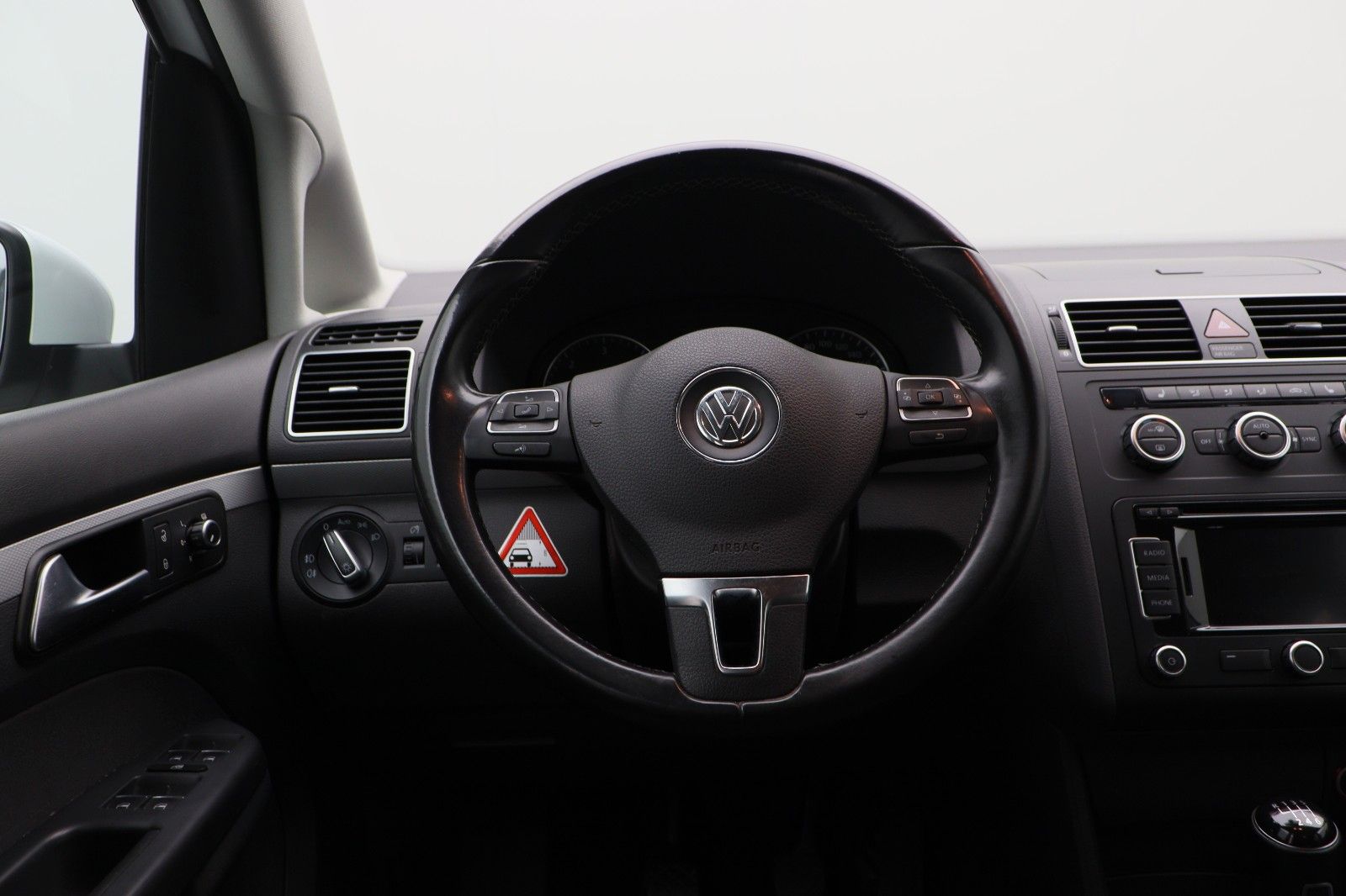 Fahrzeugabbildung Volkswagen Touran 2.0 Life BMT AHK NAVI PDC
