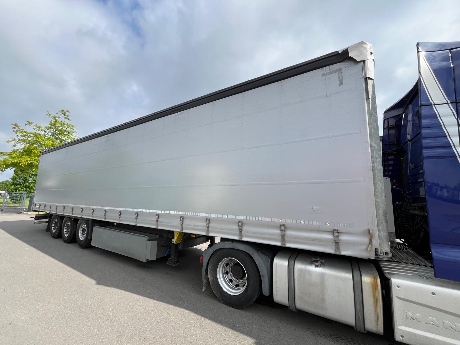 Schmitz Cargobull Tautliner Liftachse Palettenkasten neutral