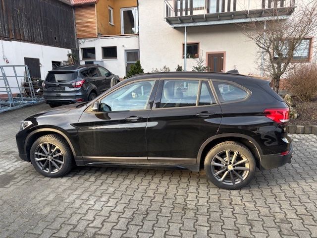 BMW X1 xDrive 20 d Sport Line,8fach,AHK,HUD,RFK,LED,