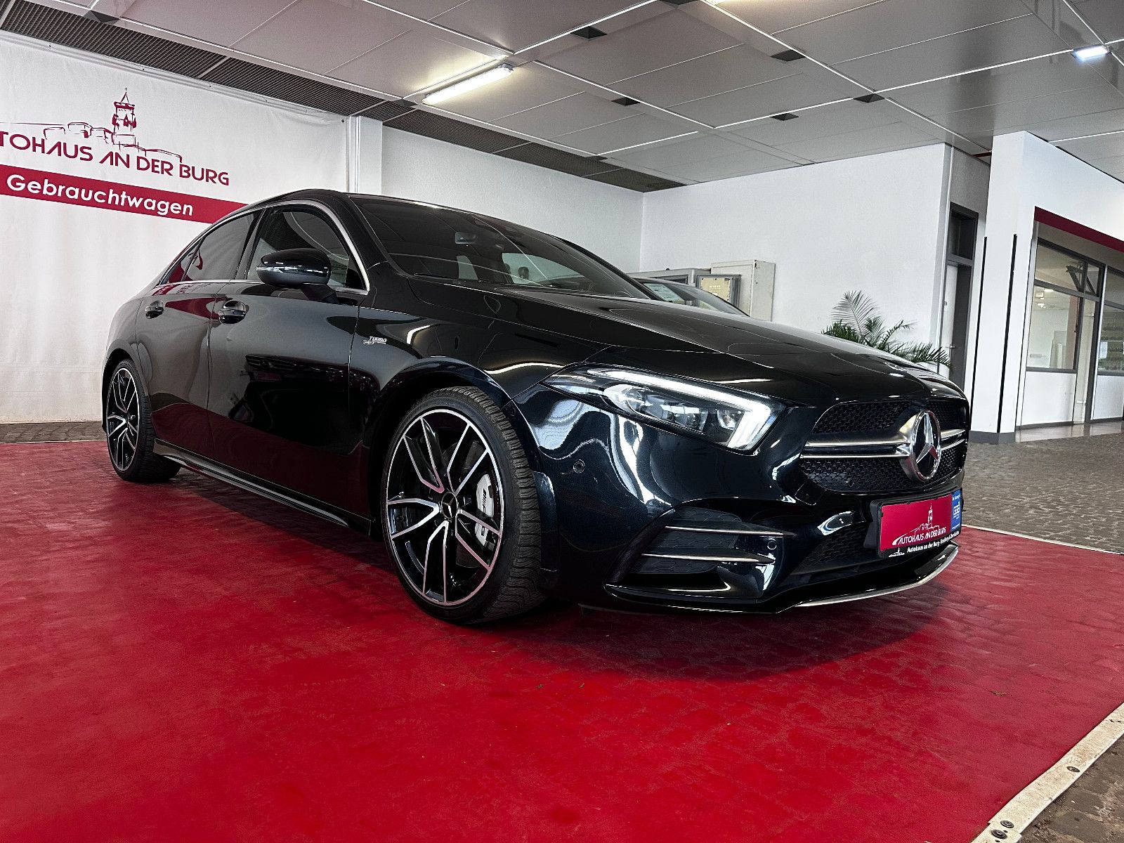 MERCEDES-BENZ A 35 AMG Lim. 4Matic//MultiBeam//Pano