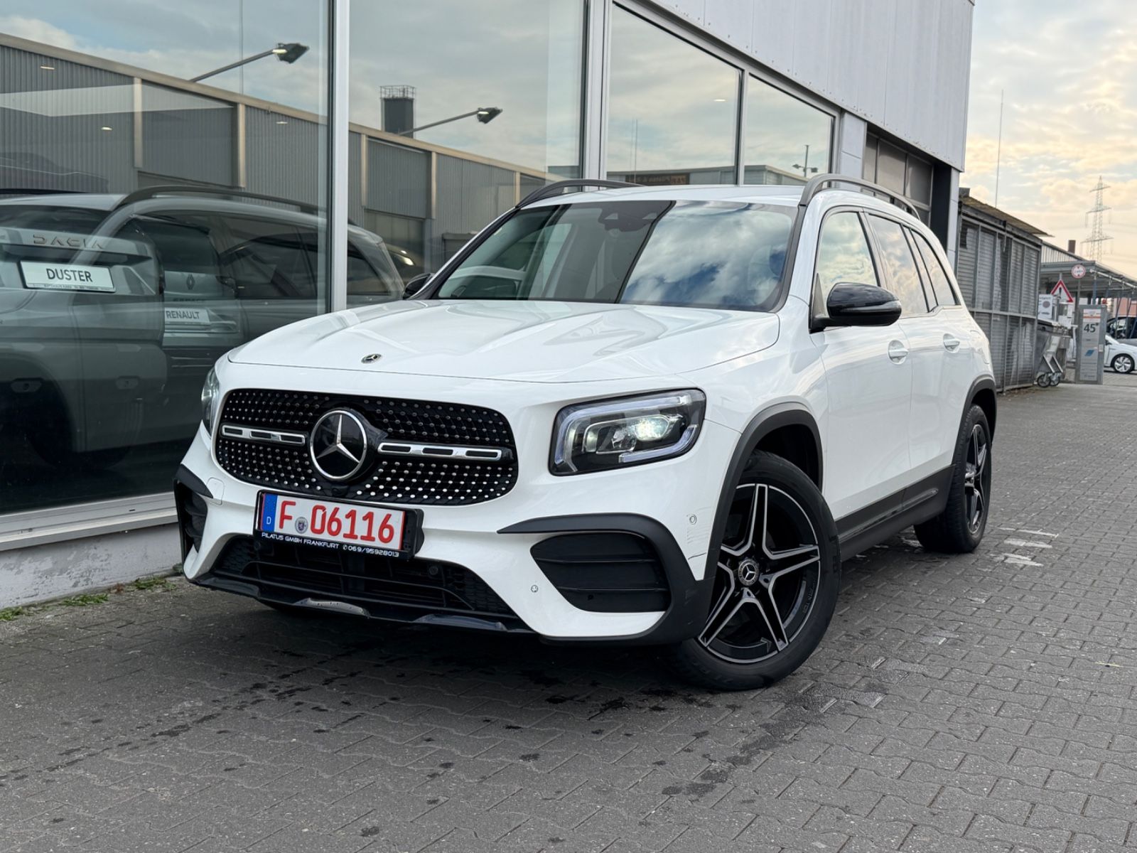 MERCEDES-BENZ GLB 200d AMG/Multibeam/Burmester/Widescreen