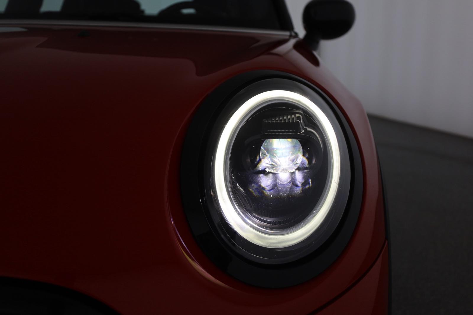 MINI Cooper 1.5 Classic Trim LED Navi Kamera Leder