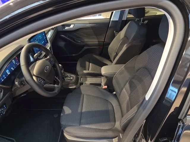 Fahrzeugabbildung Ford Focus Turnier Active X Navi Digitales Cockpit So