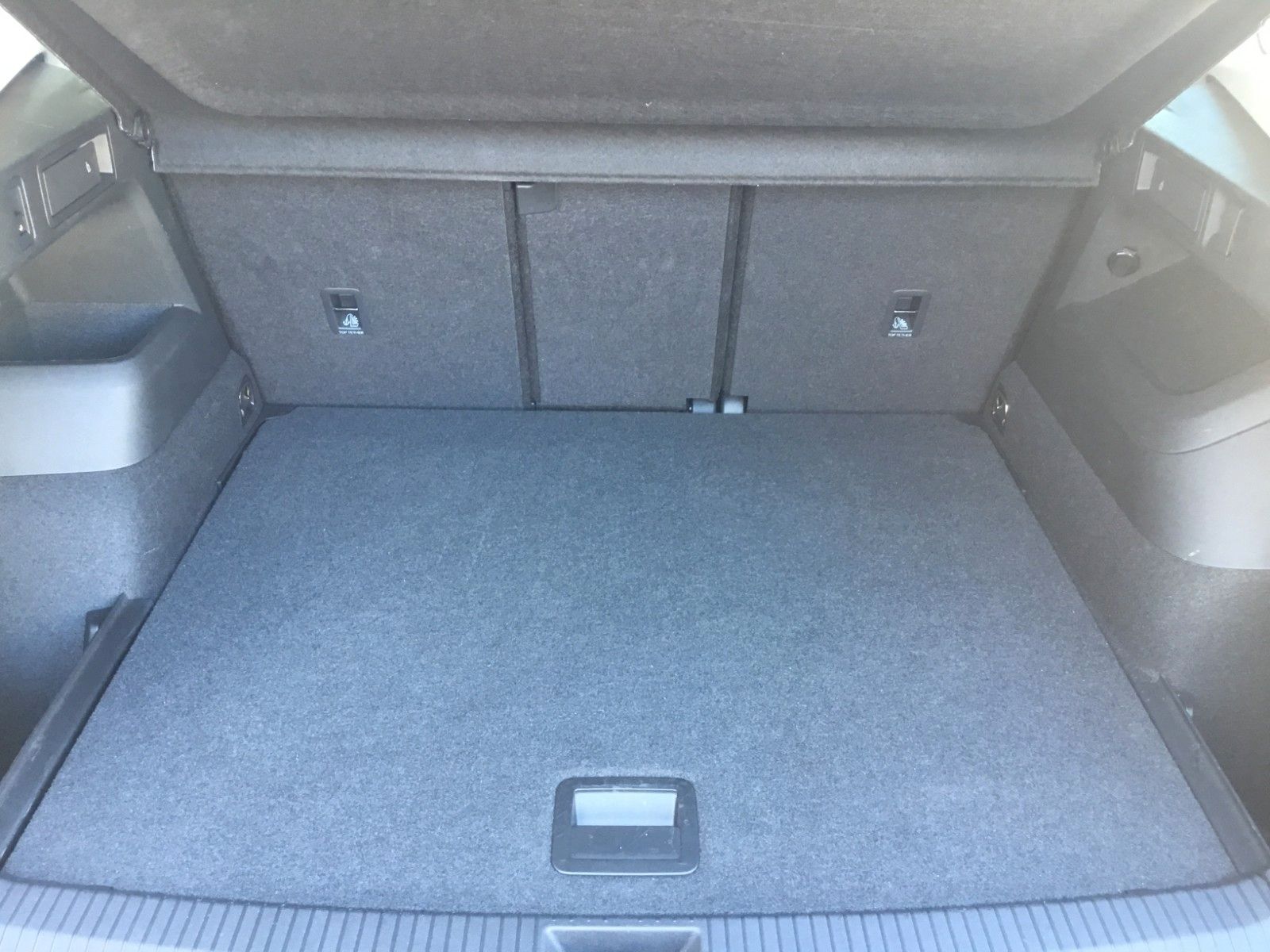 Fahrzeugabbildung Volkswagen Tiguan 1.5 eTSI DSG Life+AHK+LED+17"+Navi+Kamera