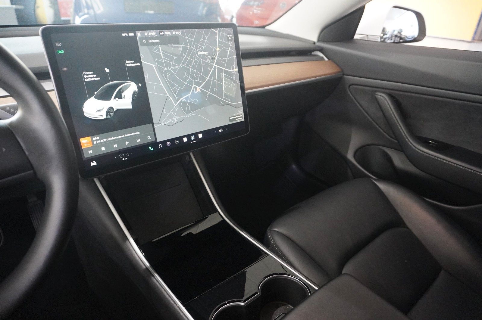 Fahrzeugabbildung Tesla Model 3 LONGRANGE DUAL-MOTOR NAVI/KAMERA/SH/PANO