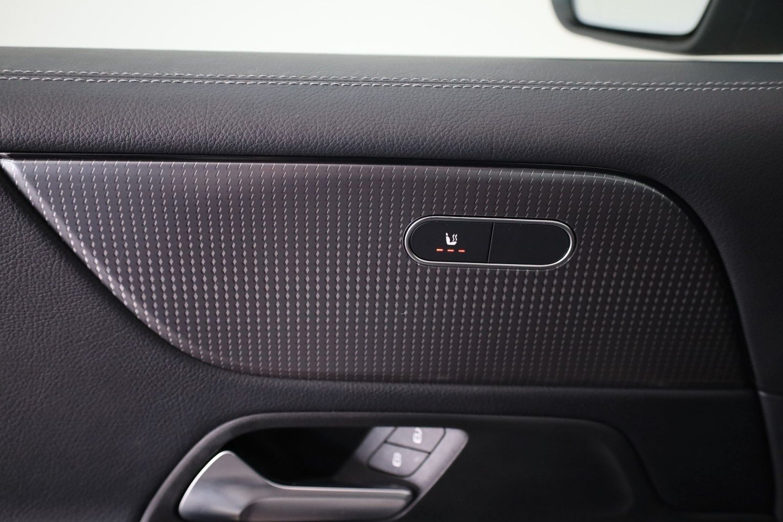 Fahrzeugabbildung Mercedes-Benz GLB 200 Progressive,Leder,Navi,LED,Kamera,AHK