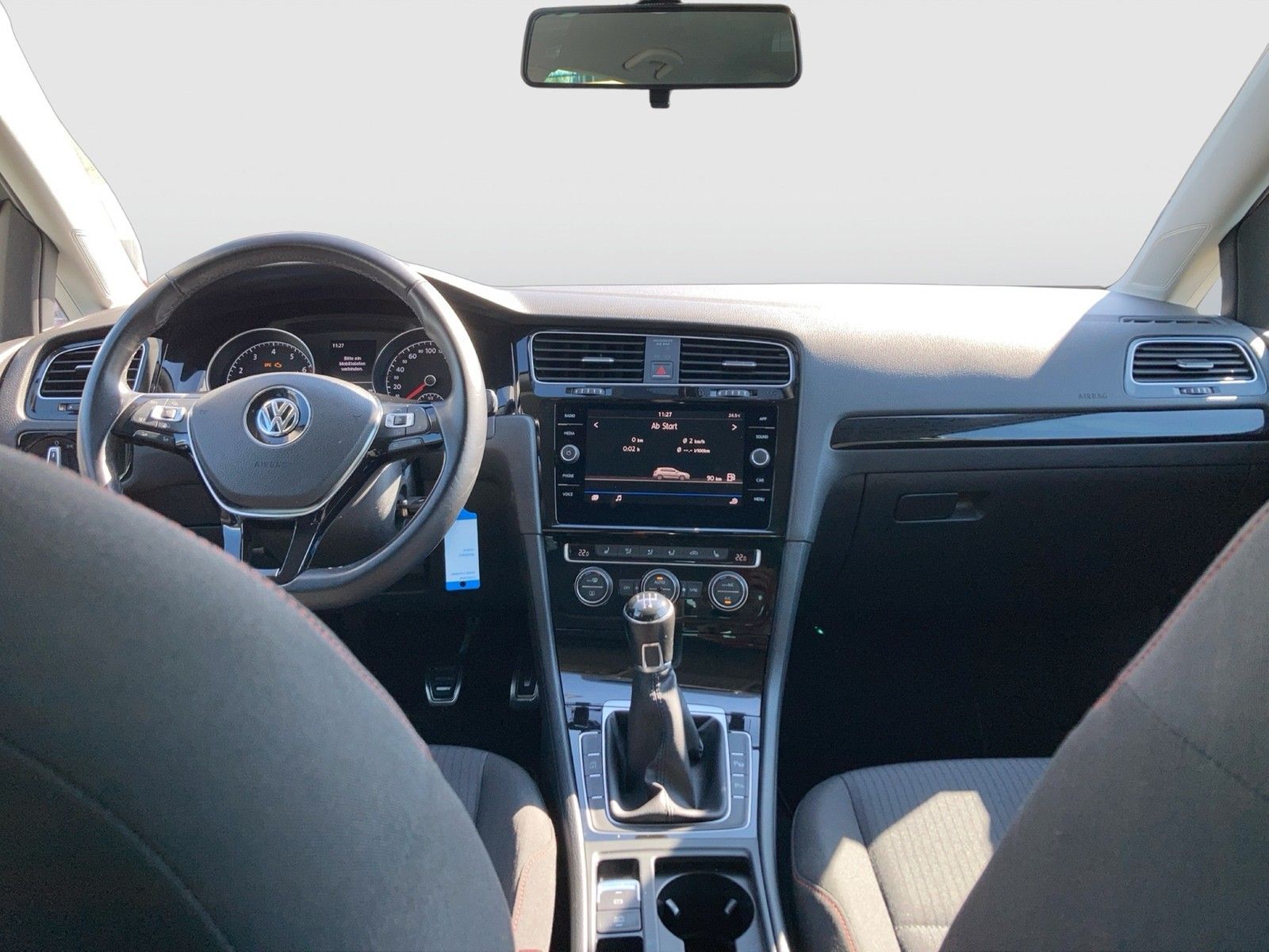 Fahrzeugabbildung Volkswagen Golf VII Lim. TSI Sound LED ACC PDC APP-Connect