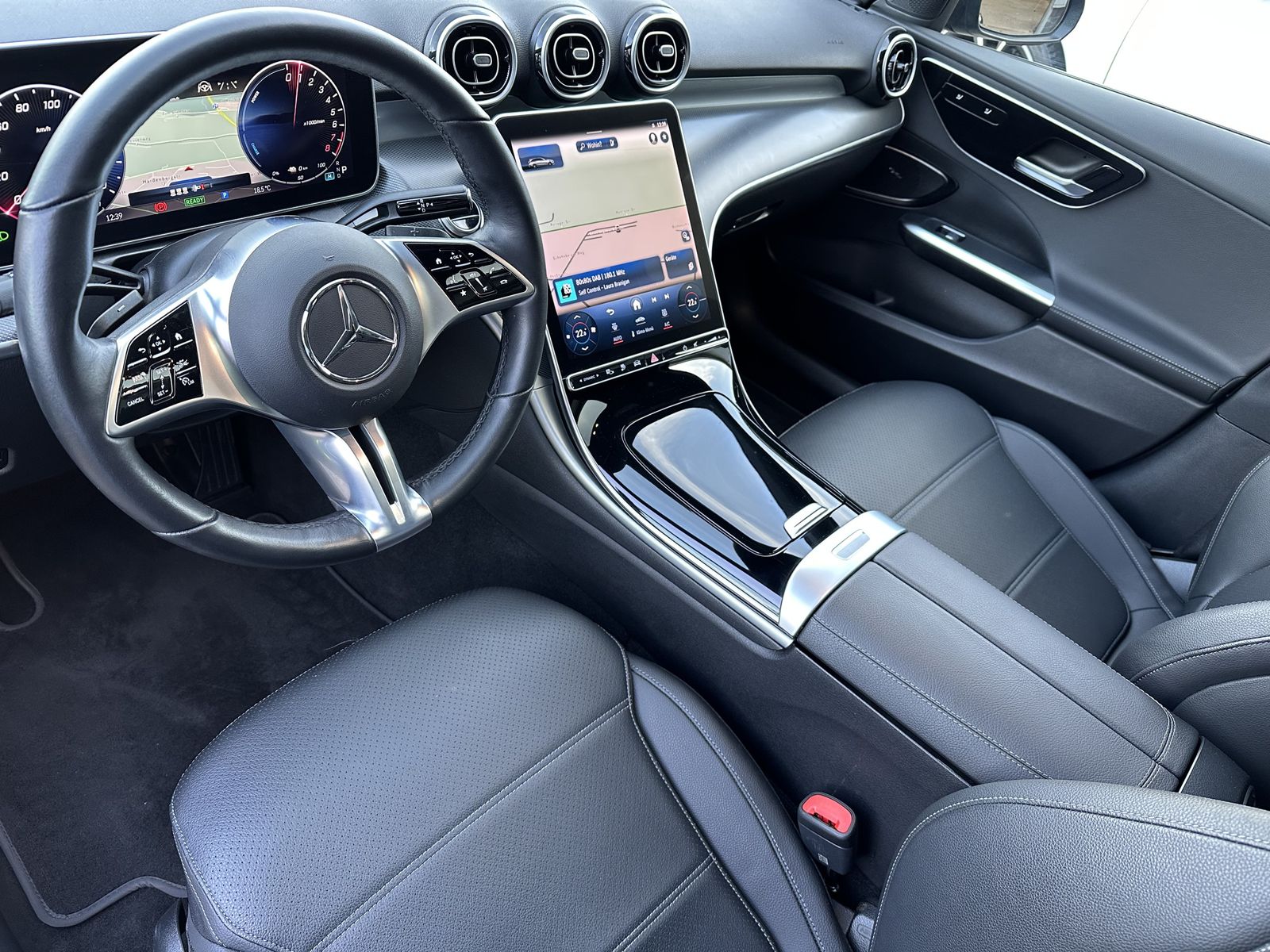 Fahrzeugabbildung Mercedes-Benz C 300e T Avantgarde NAV+LED+PANO+360°+V-COCKPIT