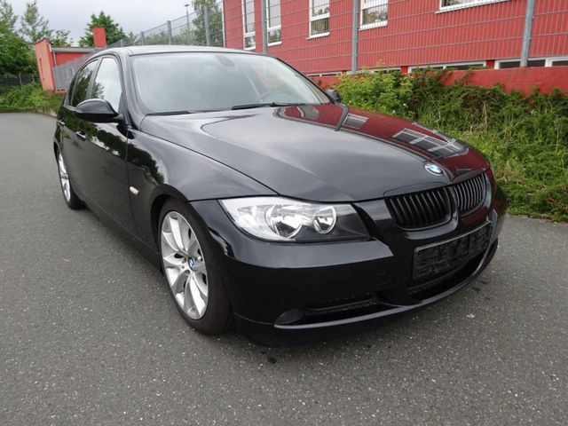 BMW 318i/Klimaau/Sitzh/Multi/PDC/17 Zoll/Temp/Schieb