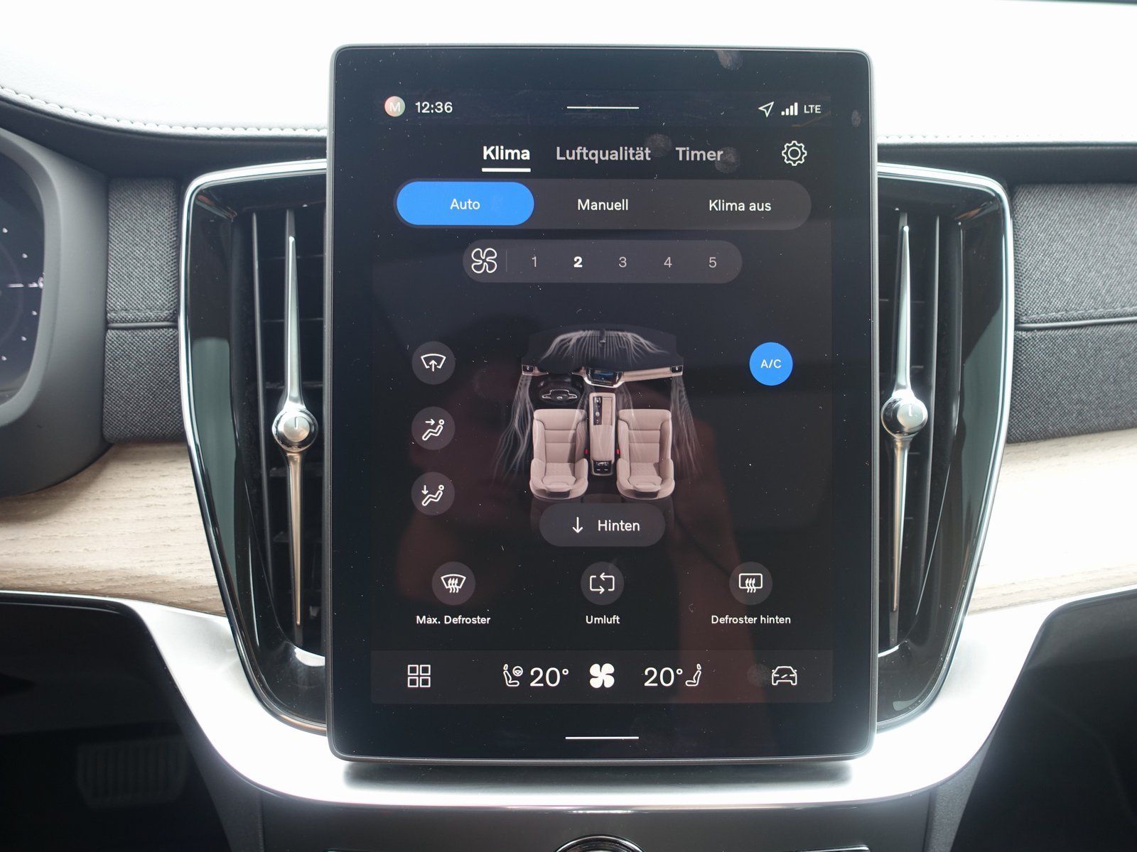 Volvo XC90 Ultra T8 AWD Plug-in Hybrid HUD H&K PANO foto 18