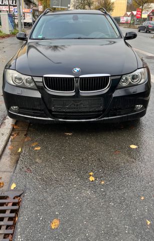 BMW 320i touring -