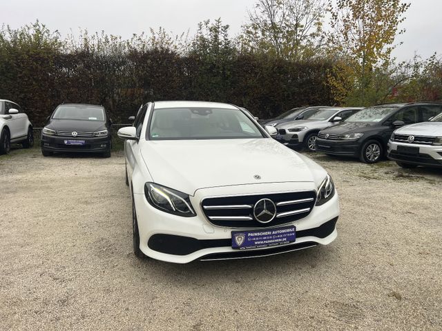 Mercedes-Benz E 220d Avantgarde ACC+KAMERA+LEDER+AHK+TOTWINKEL