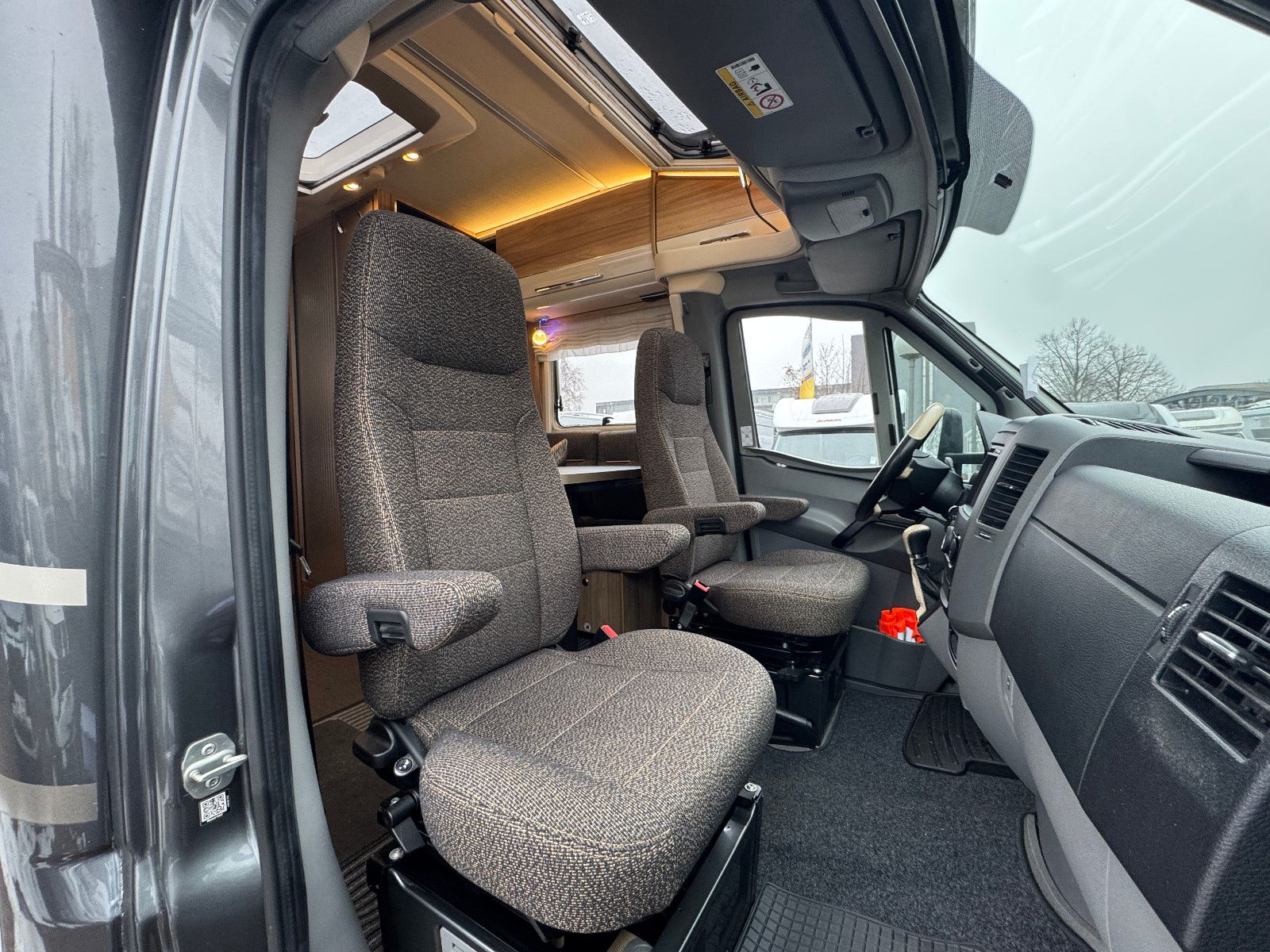 Fahrzeugabbildung HYMER / ERIBA / HYMERCAR ML-T 570 60 EDITION MB SPRINTER 316 CDI 7GT SHZD