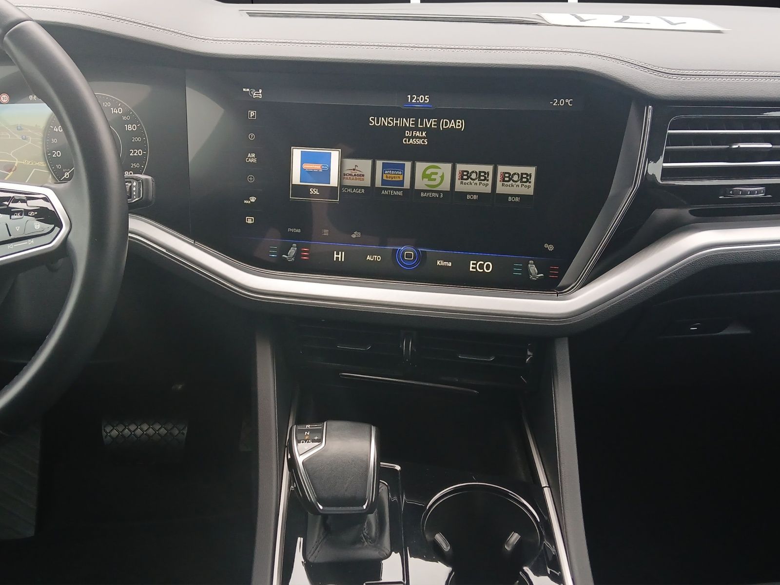 Fahrzeugabbildung Volkswagen Touareg eHybrid Elegance 4M Matrix AHK HUD Pano