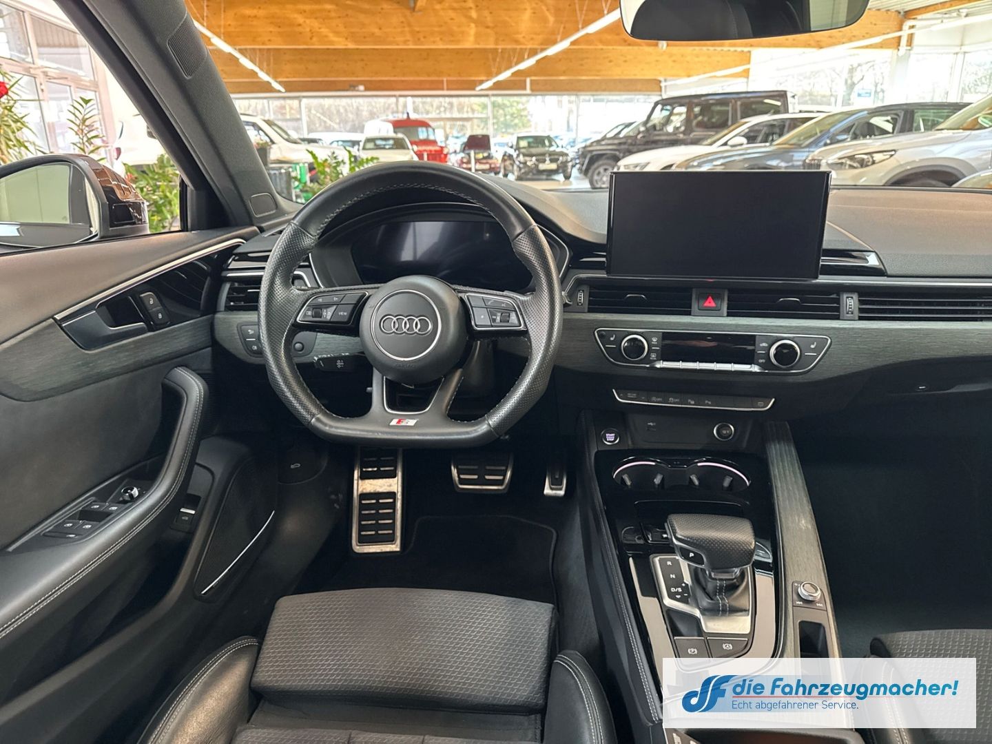 Fahrzeugabbildung Audi A4 Avant 35 TDI S line Navi Leder *EXPORT