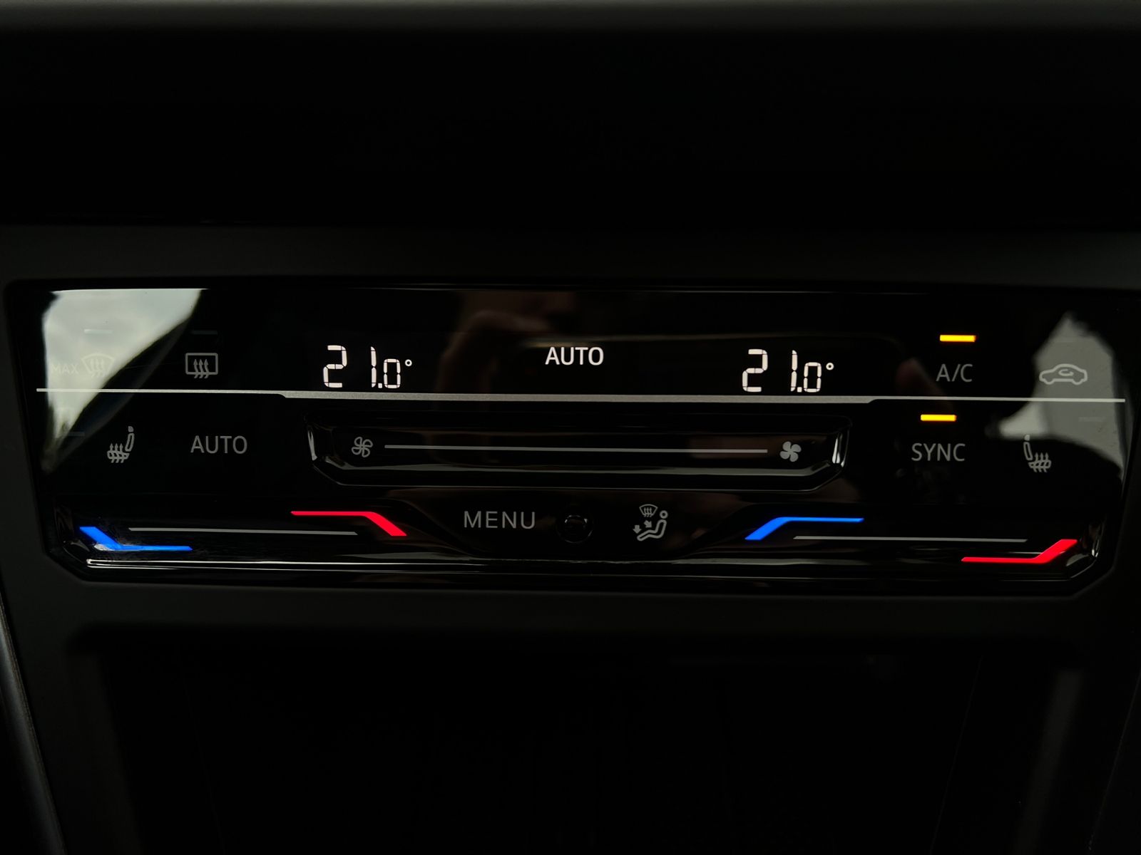 Fahrzeugabbildung Volkswagen Taigo Life 1.0 TSI *LED, Pano, Navi, Kamera, 16'