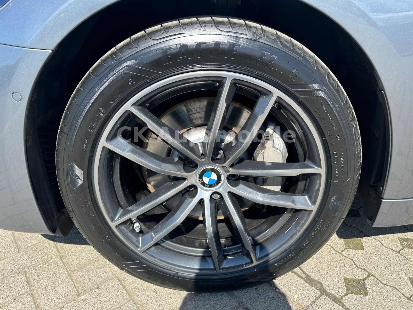 Fahrzeugabbildung BMW 530 i Lim. xDrive Sport Line/Navi/Leder/LED/Kam.