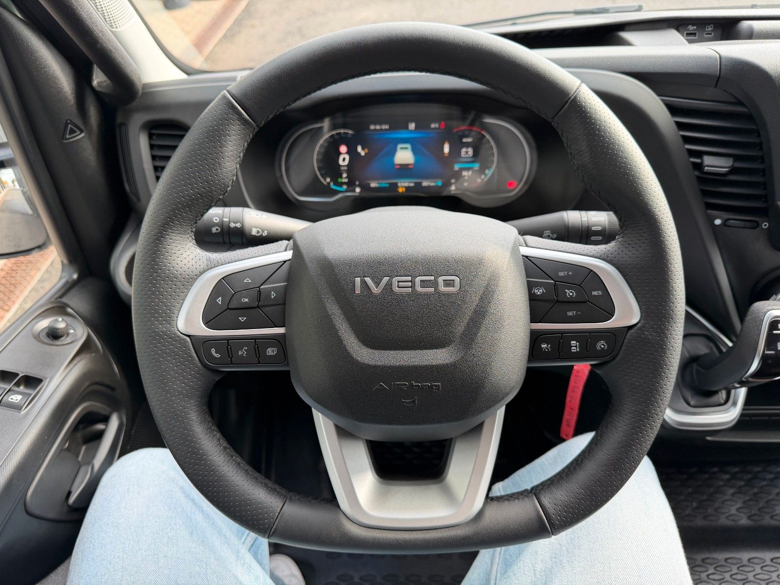 Fahrzeugabbildung Iveco Daily 35S14 A8 Pritsche *R.3450mm*AHK*Automatik