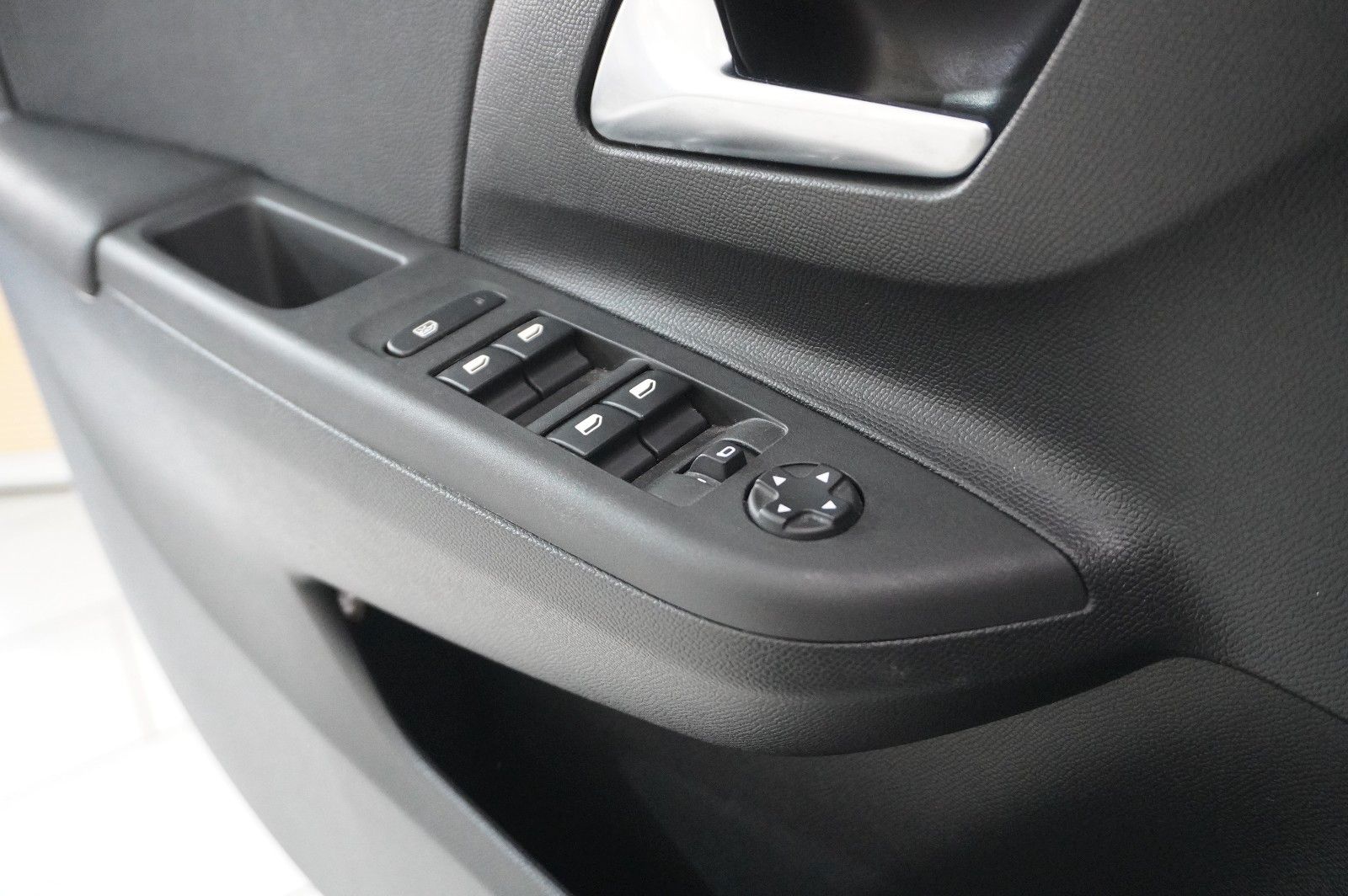 Fahrzeugabbildung Opel Corsa F 1.2 ELEGANCE NAVI/LED/VIRTUAL/SPORT/DAB+