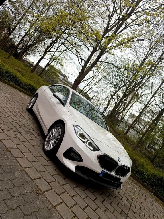 Image of BMW 218