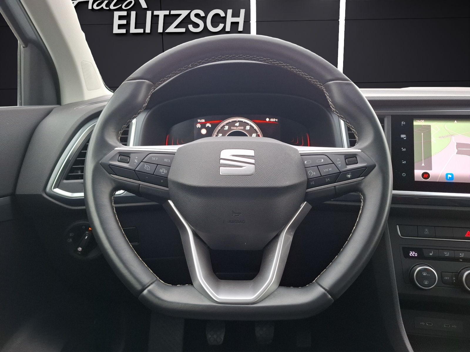 Fahrzeugabbildung SEAT Ateca TSI Style LED AHK Navi GRA PDC SH LM