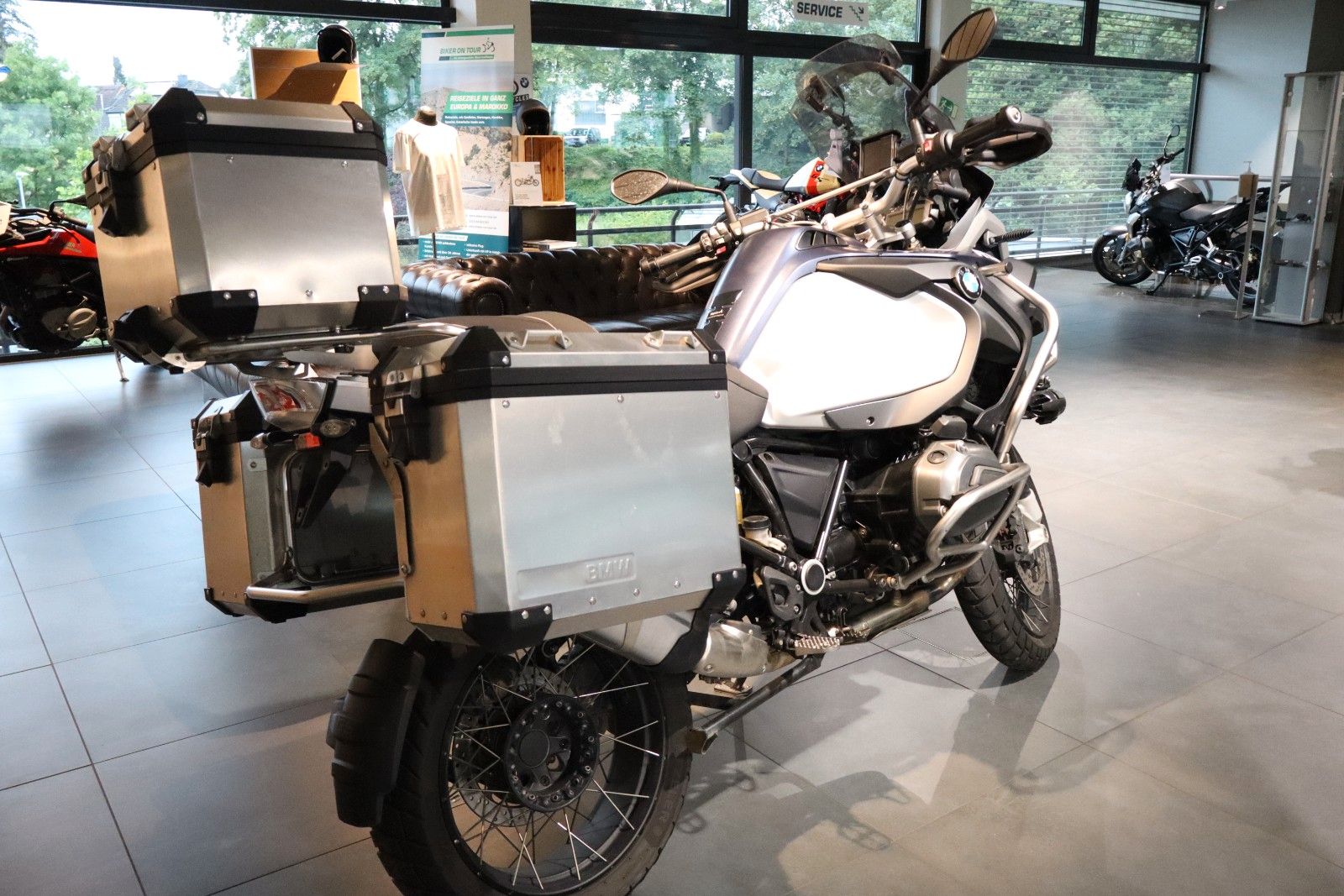 Fahrzeugabbildung BMW R1200GS ADV mit Alukoffer & Topcase