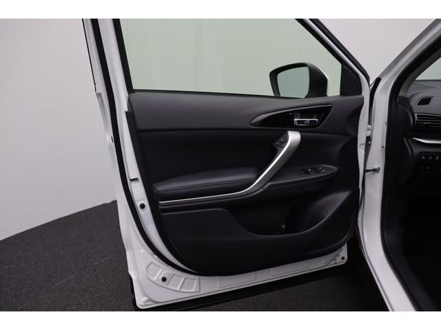 Fahrzeugabbildung Mitsubishi Eclipse Cross 2.4 Basis Hybrid 4WD